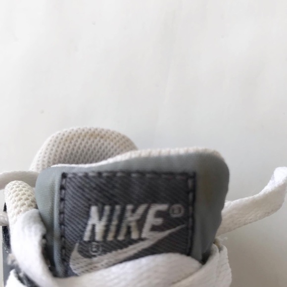 Nike gray air max sneakers  EUC size 6 - Picture 5 of 8